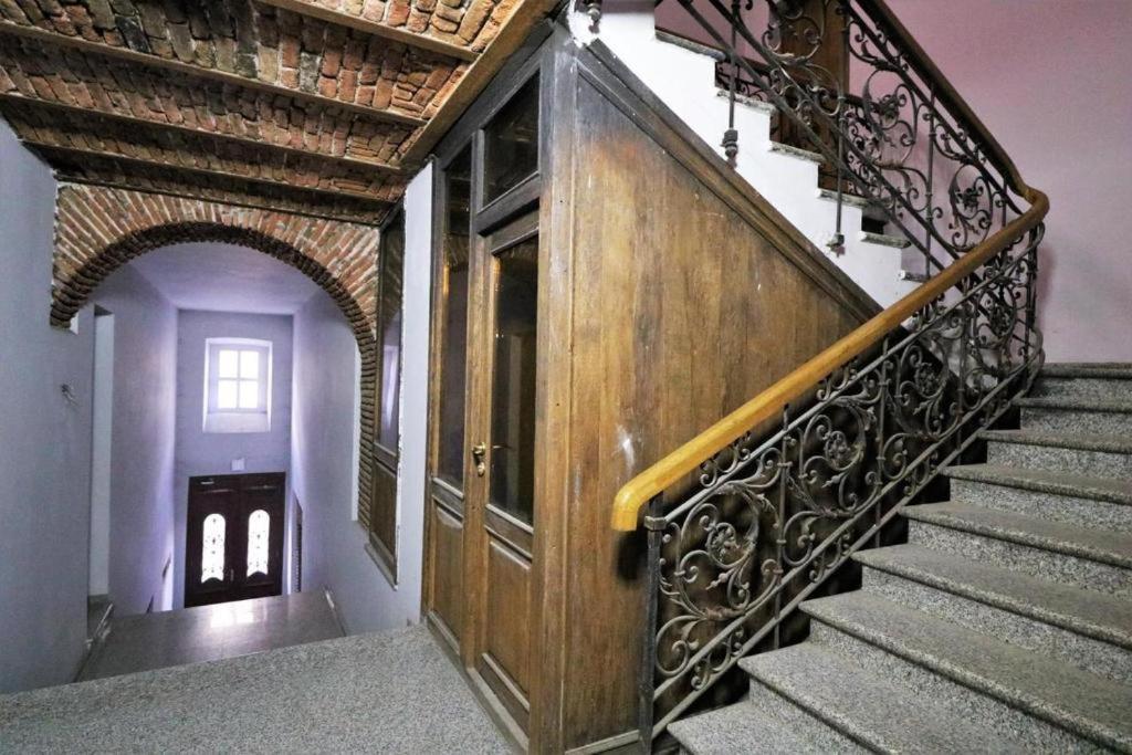 Town Center Rustaveli Aparthotel Tbilisi Ngoại thất bức ảnh